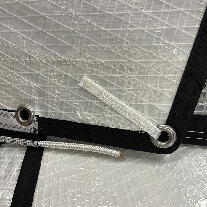 Load image into Gallery viewer, Grand Voile Dériveur Booxy Fun, coin renforcé en Mylar 4.2Oz avec bordure Dacron, œillets métalliques et sangle, idéal pour voile légère.