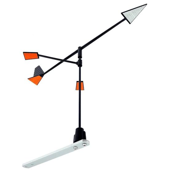 Laden Sie das Bild in Galerie -Viewer, Girouette WINDICATOR 400mm Noire avec bras en Y, modules LED intégrés, réflecteurs colorés, montée sur mât en aluminium, conçue pour sensibilité maximale au vent.