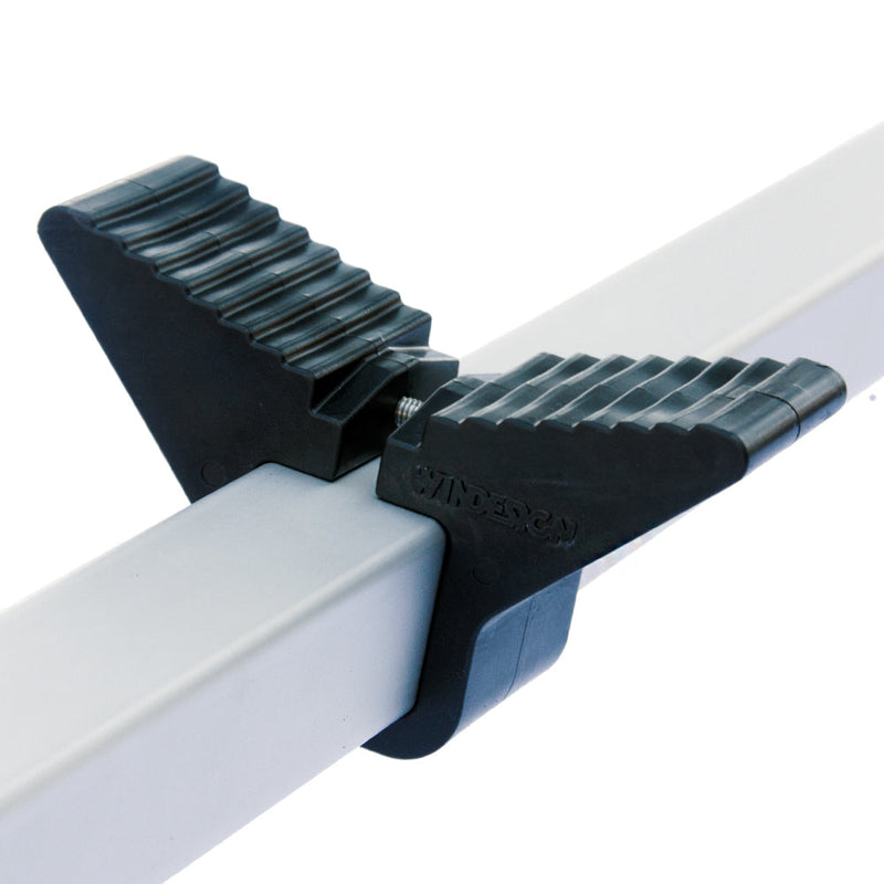 Load image into Gallery viewer, Chariot de Mise à l’eau pour Laser®/ILCA démontable, conçu en aluminium anodisé, avec supports rembourrés et grandes roues anti-crevaison, idéal pour stockage et transport.