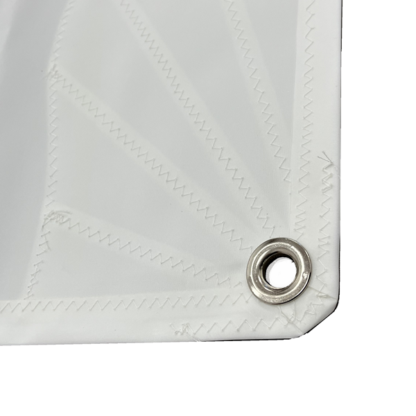 Load image into Gallery viewer, Foc Dériveur 420 avec coin renforcé, couture zigzag autour d'un œillet métallique, conçu en Dacron 210gr, idéal pour navigation loisir et école de voile.