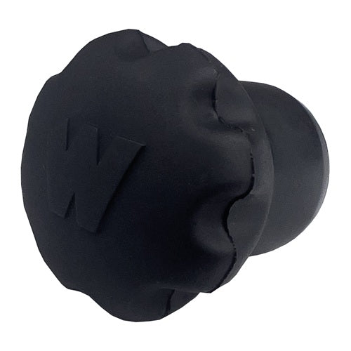 Embout de Stick ø20mm Windesign, capuchon en silicone noir avec un W embossé, conçu pour sécuriser les sticks de voile légère lors de chocs ou chutes.