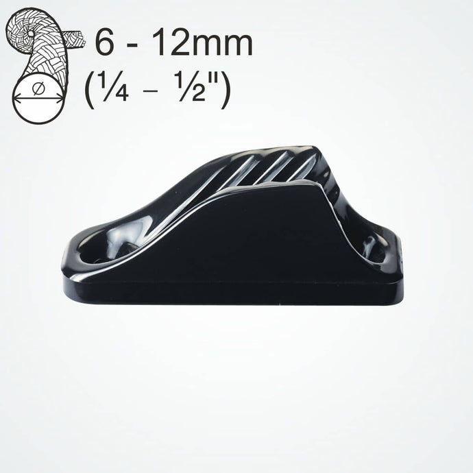 ClamCleat® Nylon Noir ø6 à 12mm, un taquet résistant aux UV, idéal pour bateaux et mâts, offrant un verrouillage rapide et efficace pour la voile légère.