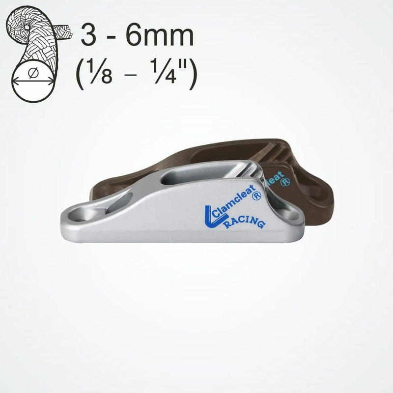 Load image into Gallery viewer, ClamCleat® Alu Junior Racing Mk1 ø3 à 6mm pour voiliers, dériveurs et kayaks, avec guide-câble intégré, adaptable sur surfaces courbes et planes.
