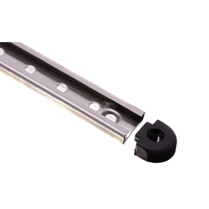 Rail acier inox 19mm, 33cm avec trous visibles, idéal pour accastillage voile légère, conforme aux standards de Yachting Thommeret.