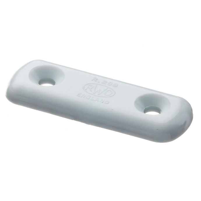 Plaquette Sangle Blanche 50mm, objet rectangulaire avec trous, idéal pour fixer une sangle sur un pont, longueur totale 50mm, entraxe de perçage 30mm.