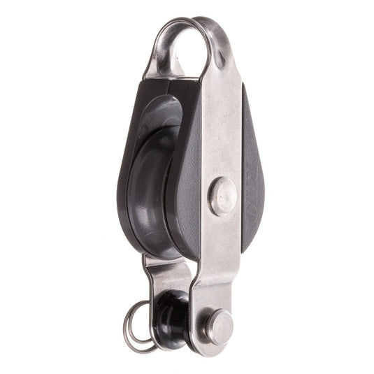 Poulie à Ringot Nova, robuste et économique, idéale pour voile légère, disponible en tailles Nova 19, 28, et 38, supportant charges variées jusqu'à 900kg.