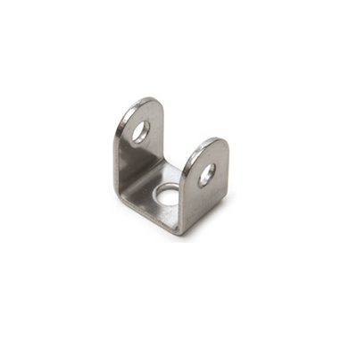 Émerillon simple pour articulation, un support métallique en U avec trois trous, idéal pour fixer des pièces perpendiculaires sur dériveurs ou catamarans.