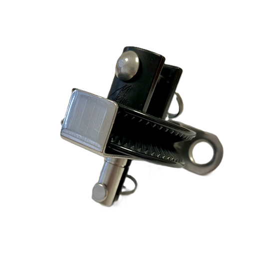 Emmagasineur sans fin ø4mm RWO pour voile légère, avec sangle crantée et goupille à dégagement rapide, idéal pour enrouler facilement les voiles de dériveur ou catamaran.