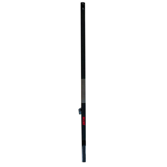 Barre Carbone Laser® 1, mât en fibre de carbone robuste pour planche à voile, avec plaque inox et taquet Clamcleat, idéale pour voile récréative et écoles.