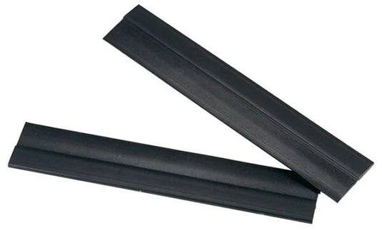 Lèvres pour dériveur type 420 Lanaverre, 470 ou encore 505 pour éviter que l'eau n'entre entre la dérive et le puits de dérive lors de la navigation.