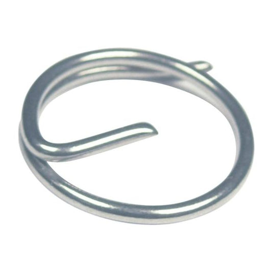 Anneau Brisé Inox A4, qualité marine, gros plan montrant sa structure métallique robuste, idéal pour accastillage dans la voile légère, disponible en plusieurs dimensions.