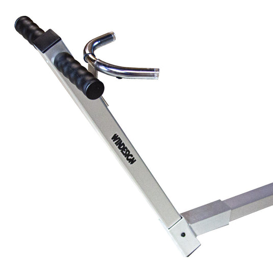 Chariot de mise à l'eau pour Laser®/ILCA démontable en aluminium anodisé, équipé de grandes roues anti-crevaison pour un transport et stockage faciles.