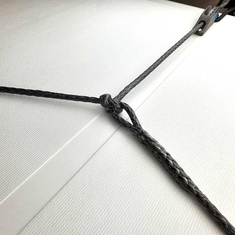 Load image into Gallery viewer, Bout pantoire pour Laser®, Dyneema® 6 mm, 3,5 m avec boucle épissée, offrant résistance à l&#39;usure et faible allongement, idéal pour voile légère.
