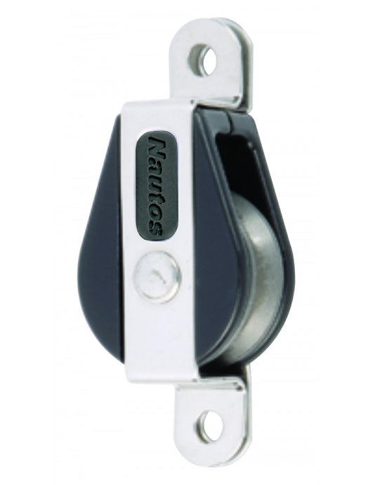 Poulie Plat Pont à billes ø28mm, robuste et performante, idéale pour renvois simples sur ponts de voiliers dériveurs, supporte jusqu'à 120kg de charge utile.