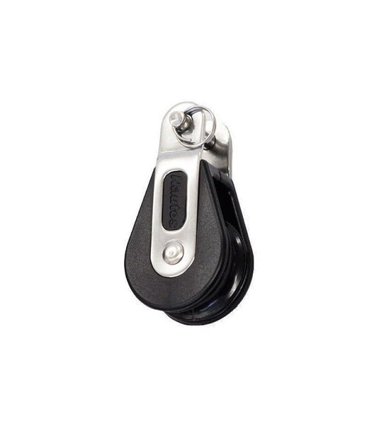 Poulie Simple à billes ø28mm à Chape Fixe, idéale pour éviter la torsion des écoutes sur dériveurs et habitables, résistant et performant pour usage nautique.