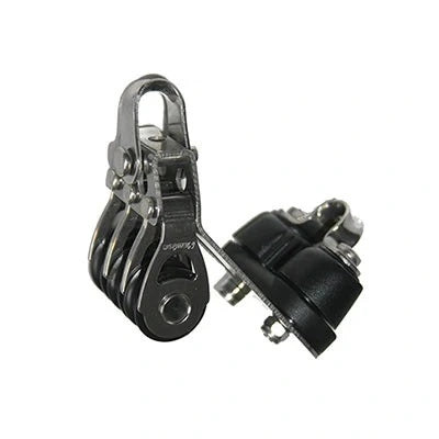 Poulie Triple Mininox ø20mm + Taquet avec roulement Delrin, conçue pour réduire la friction et supporter des charges élevées, idéale pour voiles légères et sports nautiques.