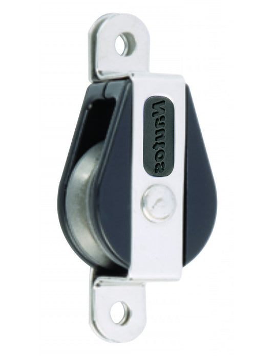 Poulie Plat Pont ø28mm, robuste et performante, idéale pour renvois simples sur ponts de voiliers dériveurs, supporte jusqu'à 420kg de charge utile.