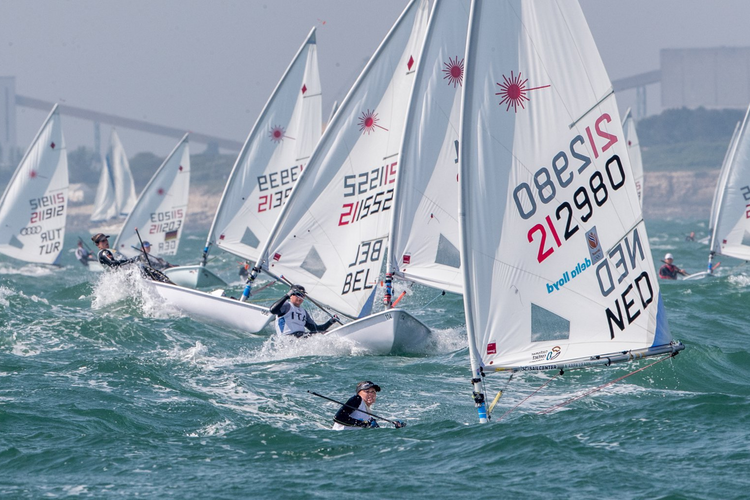 Regate en Laser - accastillage laser et dériveurs - yachting thommeret