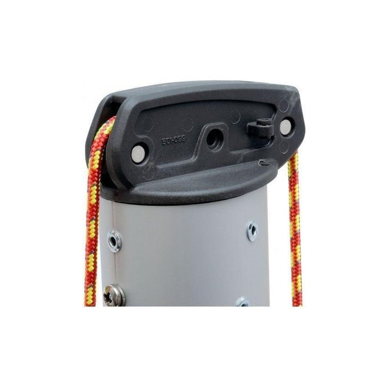Cargue la imagen en el visor de la galería, Tête de mât pour profil non rétreint, adaptée aux dériveurs 420, 470, 505, avec détails visibles d'un cylindre blanc et d'un objet plastique noir.

