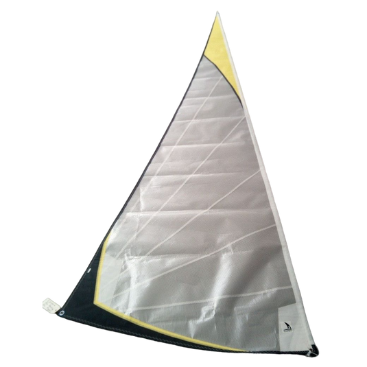 Foc Dériveur Booxy Mylar pour dériveur, coupe radiale. Fabriqué en tissu Mylar avec draille en câble 7x7, idéal pour voile légère.