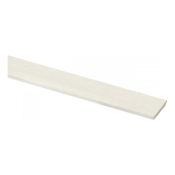 Plaque en fibre Latte 30mm x 4mm - ml, adaptée pour l'équipement de voile légère, idéale pour dériveurs et catamarans de sport, proposée par Yachting Thommeret.