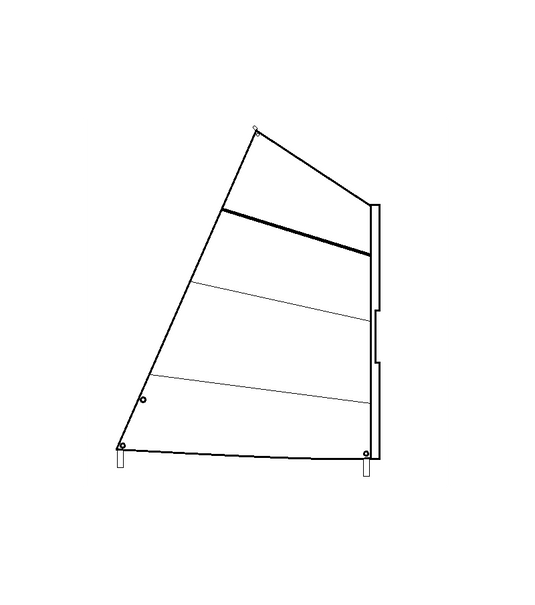 Voile Optimist à fourreau 170gr en Dacron, coupe croisée, avec renforts et ris, idéale pour la voile légère sportive. Modèle adaptable et personnalisable.