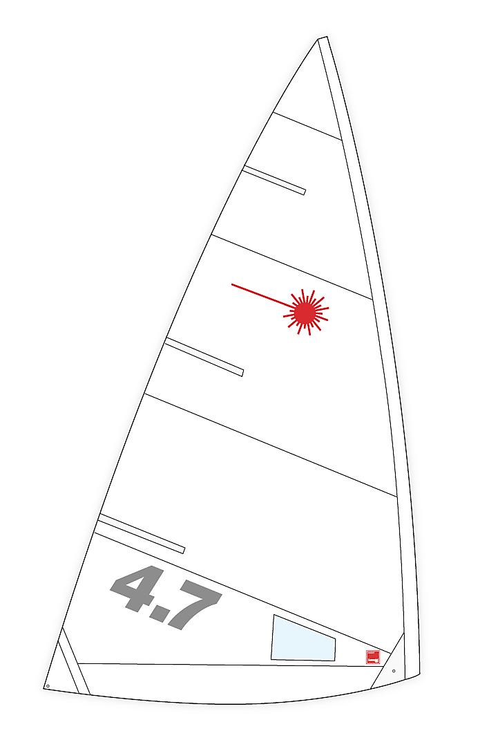 Load image into Gallery viewer, Voile Déviveur Laser® 4.7 en Dacron pour dériveur, équipée de renforts, visible avec un motif de voilier et soleil rouge, parfaite pour voile légère.
